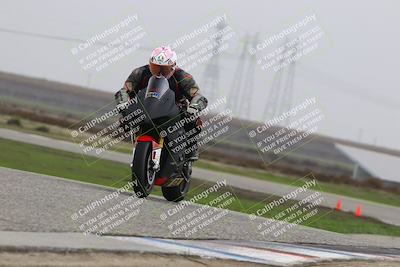 media/Nov-29-2025-TrackDaz (Sat) [[10ae2d9bce]]/B Group/Session 4 (Wheelie Bump)/